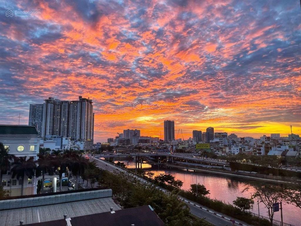 Bán ch tresor 2 pn 1 wc full nội thất, view sông, giá tốt 7,5 tỷ, tl,  0938 638 *** miễn trung gian