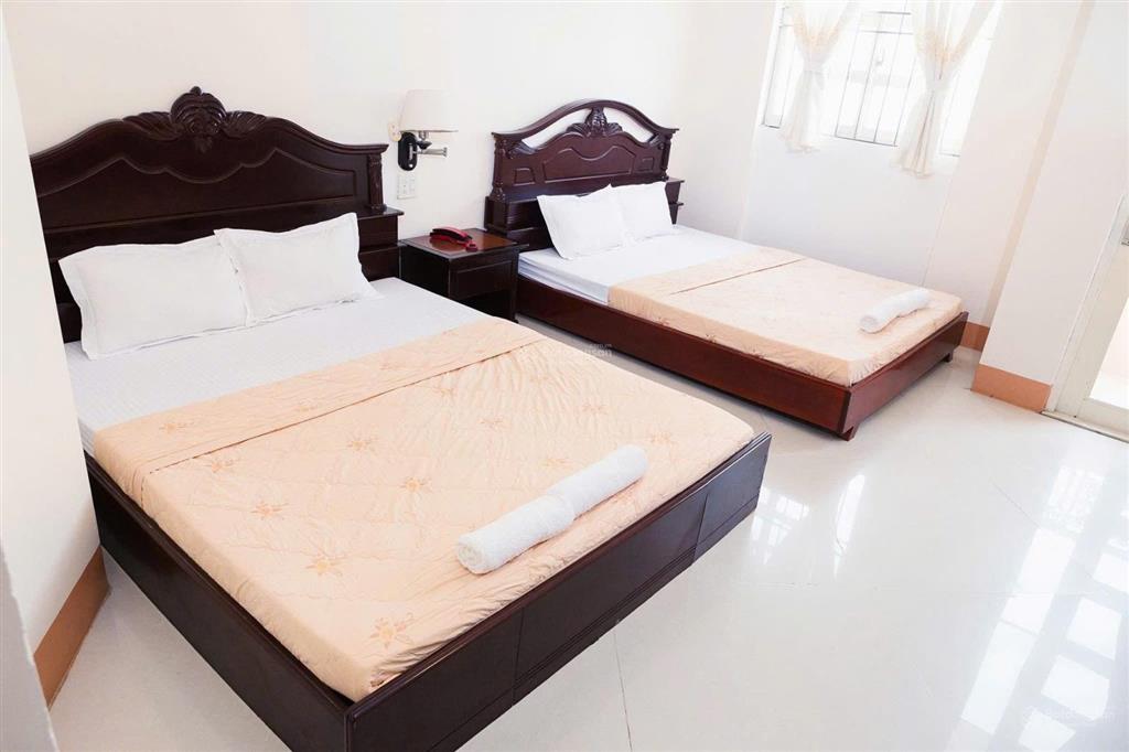 Cần bán khách sạn 3 sao 32 phòng giá tốt ngay biển hà tiên view mặt biển, đang kd tốt  0938 638 ***