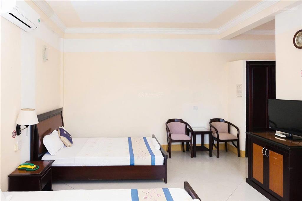 Cần bán khách sạn 3 sao 32 phòng giá tốt ngay biển hà tiên view mặt biển, đang kd tốt  0938 638 ***