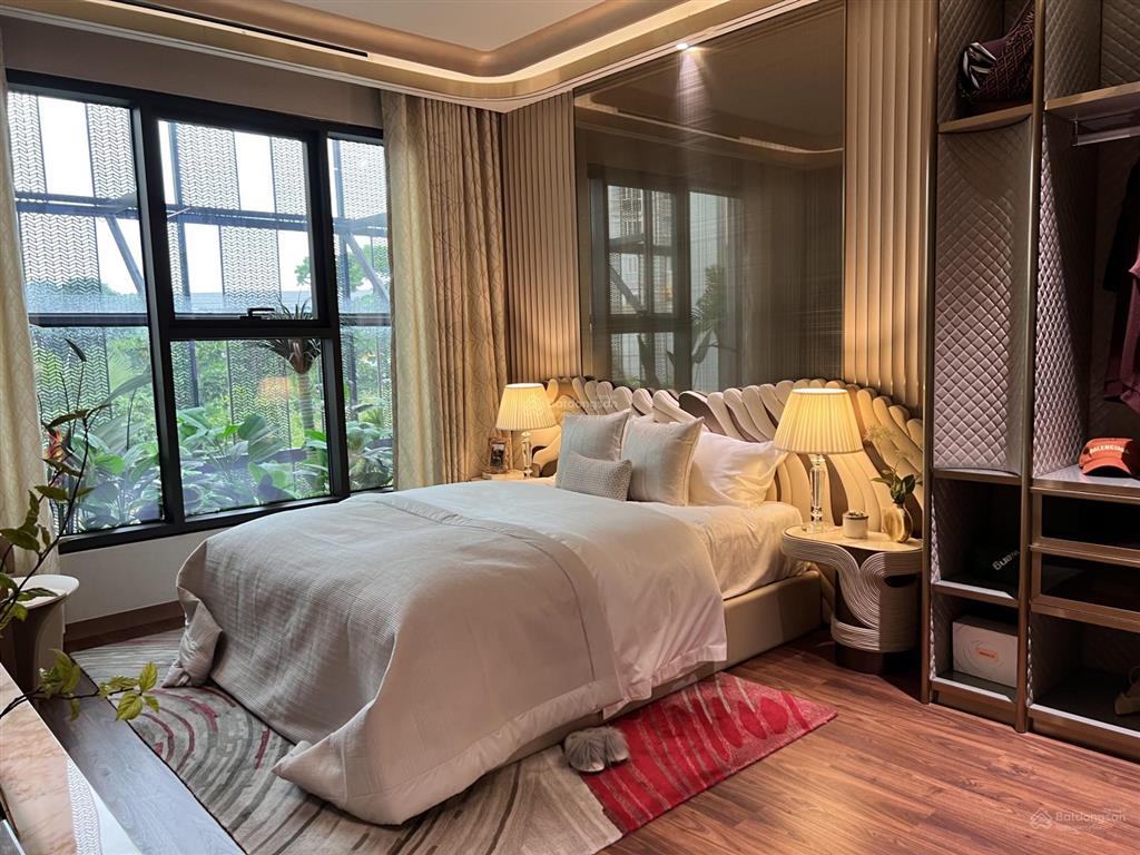 Căn hộ the privé quận 2 2pn có ban công view sông giá 8,1 tỷ (chưa vat)