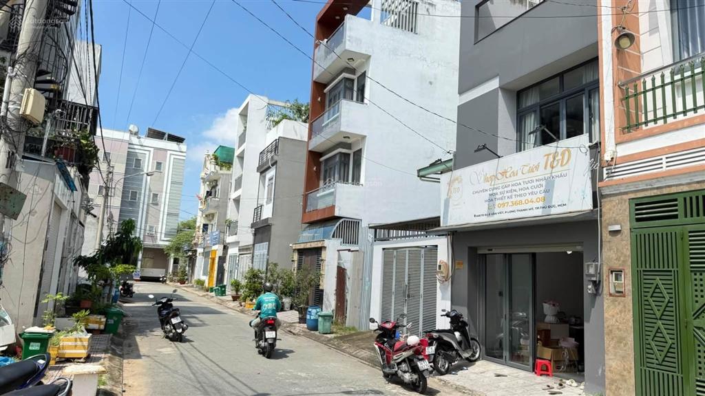 3,95 tỷ  63m2  đất trung tâm đường lê văn việt q9 cũ  đường 8m