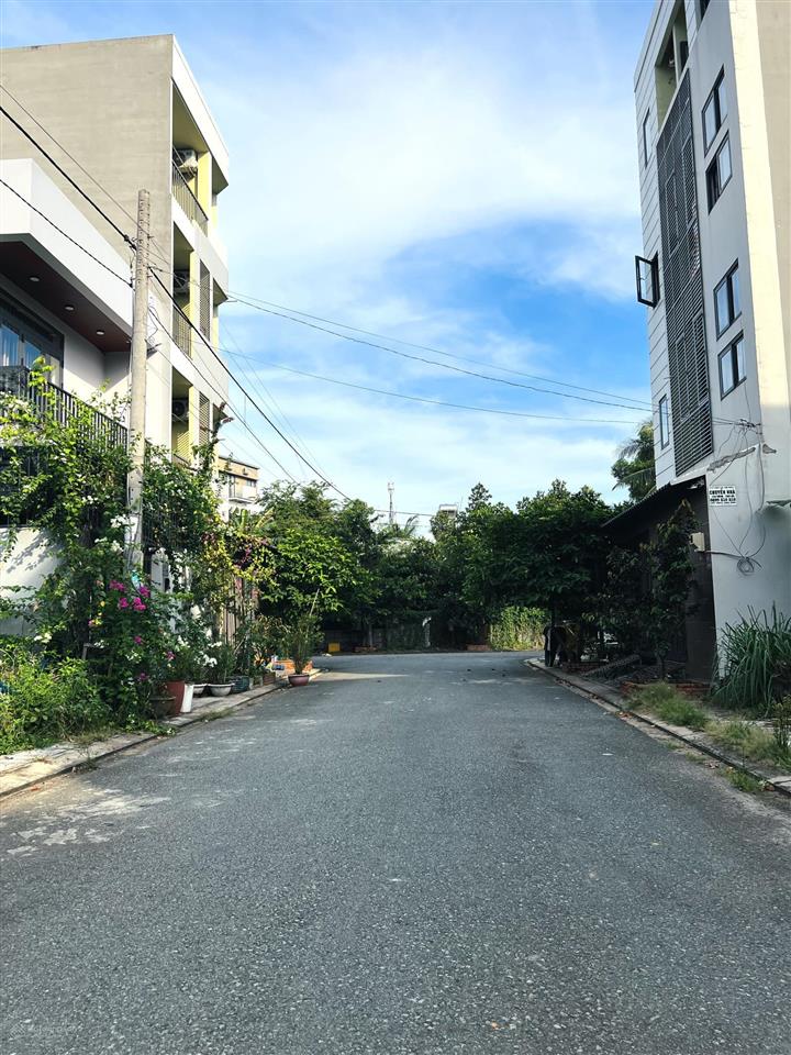 Đất 81m2 nhưng 6,2m đường võ văn hát q9 cũ.