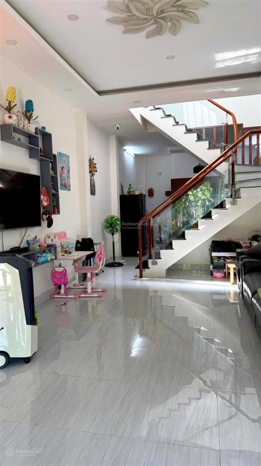 Chỉ 4 tỷ hơn  nhà 2 tầng  xe hơi tận nơi  võ văn hát q9 cũ