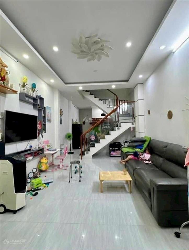 Chỉ 4 tỷ hơn  nhà 2 tầng  xe hơi tận nơi  võ văn hát q9 cũ