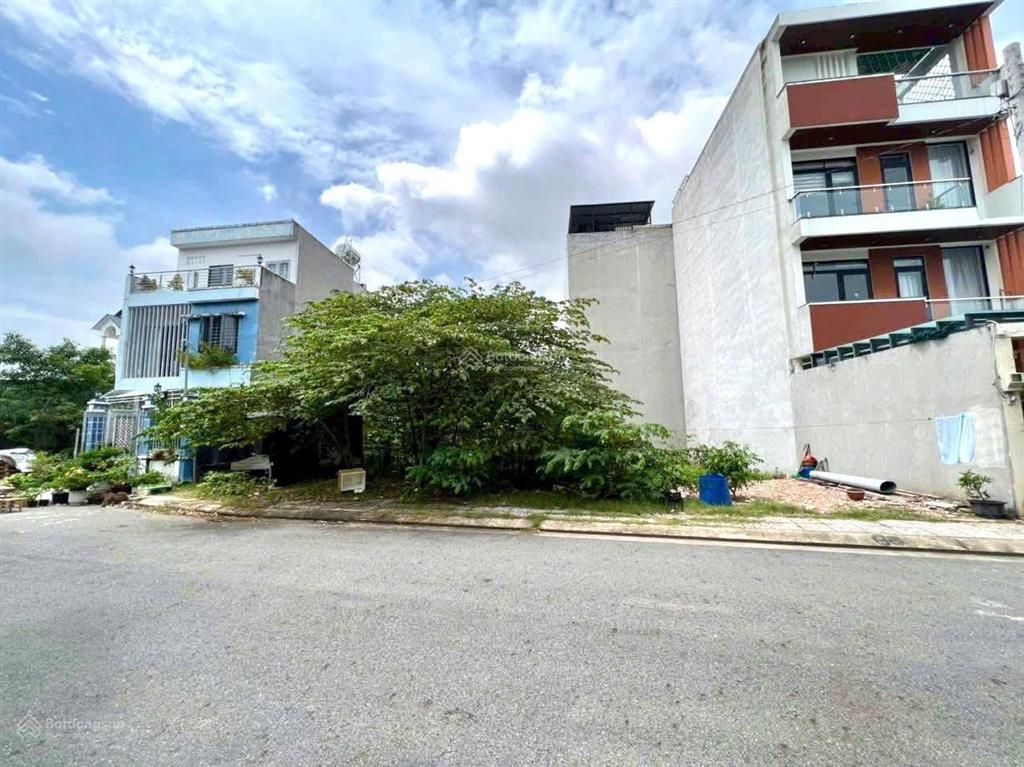 Đất 90m2 ngang 6m cực hiếm  gần chợ long trường q9 cũ