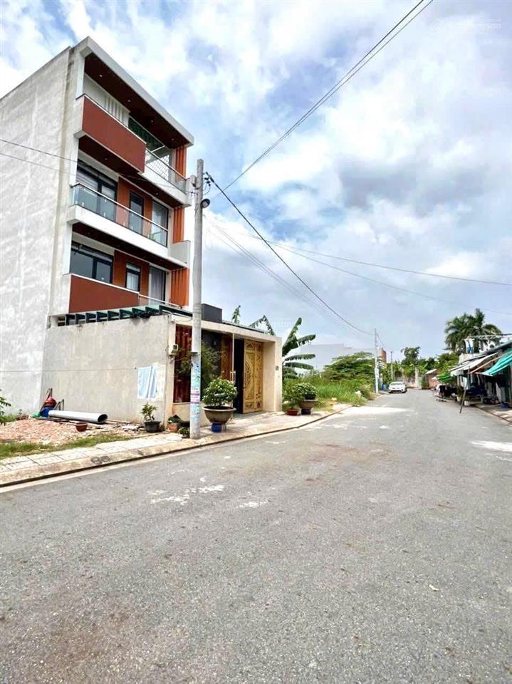 Đất 90m2 ngang 6m cực hiếm  gần chợ long trường q9 cũ