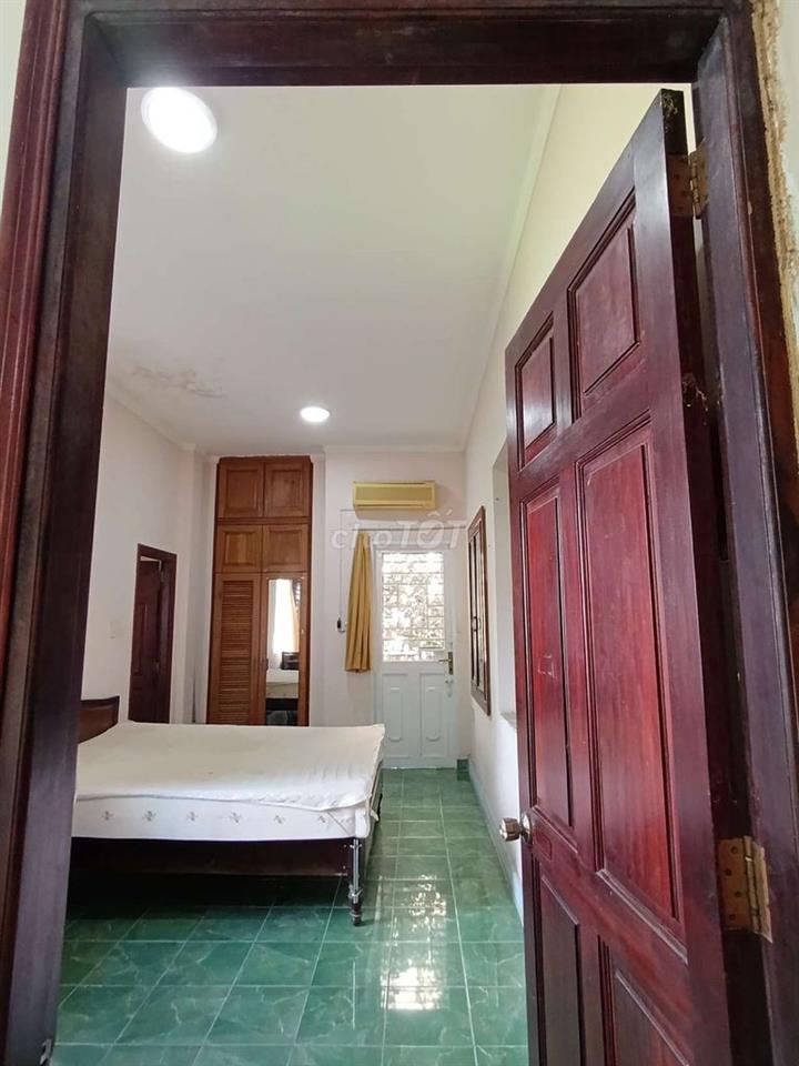 Phòng biệt thự 20m2 đầy đủ NT, ML; dùng chung bếp g.đình rộng 30m2