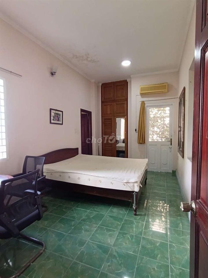 Phòng biệt thự 20m2 đầy đủ NT, ML; dùng chung bếp g.đình rộng 30m2