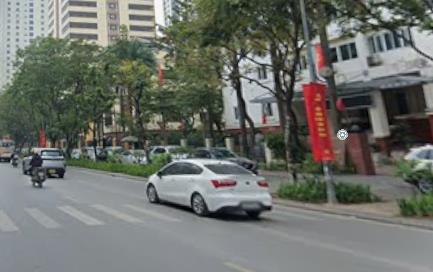 Cho thuê tòa nhà mặt phố huỳnh thúc kháng  mặt tiền 12m hiếm có