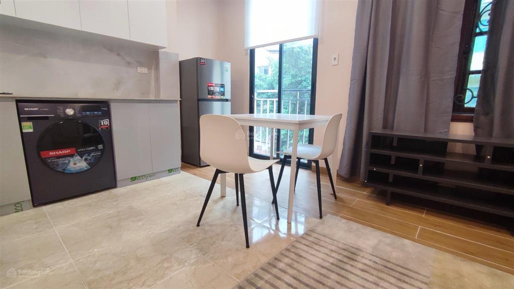 Cho thuê căn hộ khép kín đầy đủ tiện nghi ở phố liễu giai, vạn bảo 6 triệu, 32m2, view đẹp