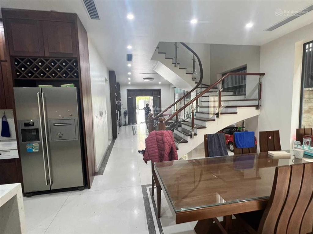 Cho thuê biệt thự 200m2 trong dự án tổng cục 5 tân triều  thanh trì