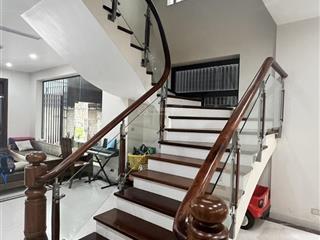 Cho thuê biệt thự 215m hoàn thiện 4 tầng, dự án tổng cục 5 tân triều. giá 35 tr/tháng