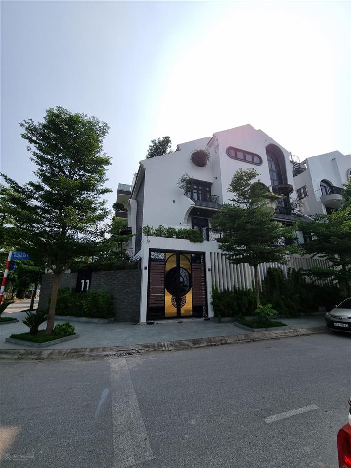 Cho thuê biệt thự 215m hoàn thiện 4 tầng, dự án tổng cục 5 tân triều. giá 35 tr/tháng