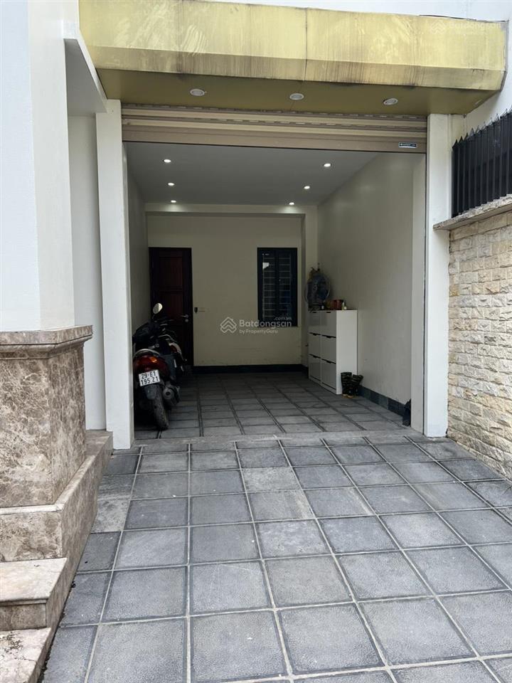 Cho thuê biệt thự 215m hoàn thiện 4 tầng, dự án tổng cục 5 tân triều. giá 35 tr/tháng