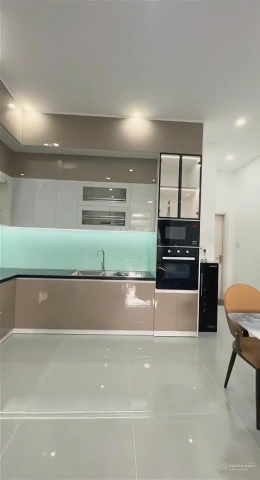 Kẹt tiền cô dung bán cắt lỗ bán căn nhà 1 lầu, tân kiên  bình chánh. shr