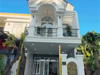 Kẹt tiền cô dung bán cắt lỗ bán căn nhà 1 lầu, tân kiên  bình chánh. shr