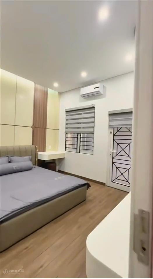 Kẹt tiền cô dung bán cắt lỗ bán căn nhà 1 lầu, tân kiên  bình chánh. shr