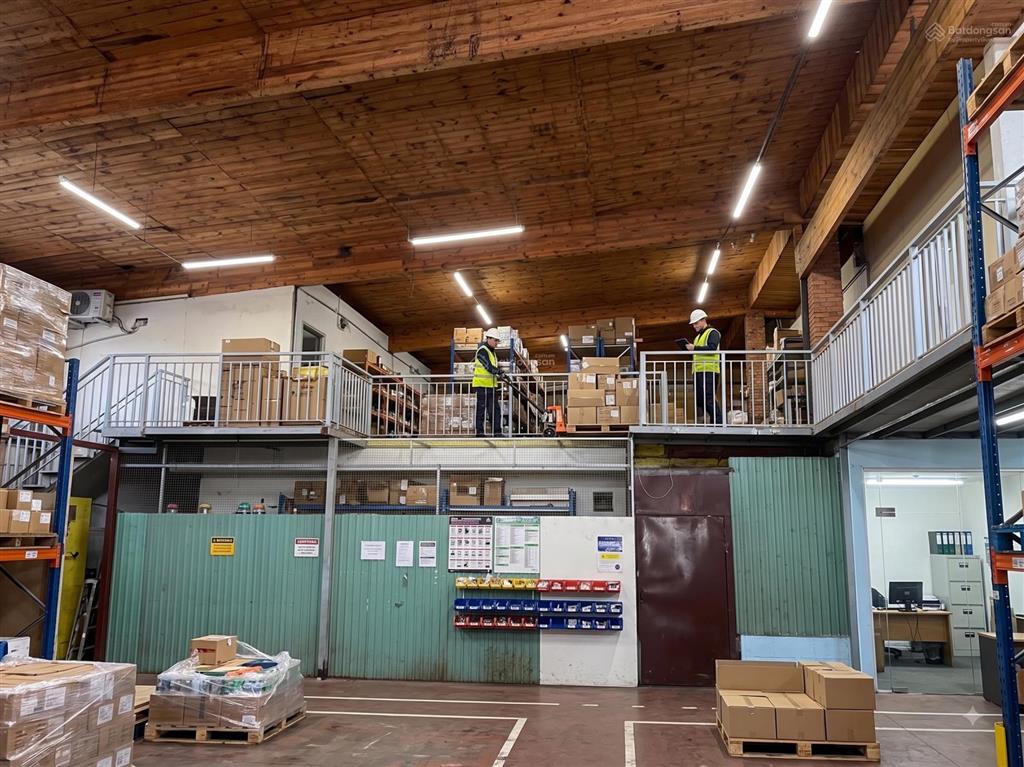 Chính chủ cho thuê nhanh mặt tiền nguyễn thị định xe container