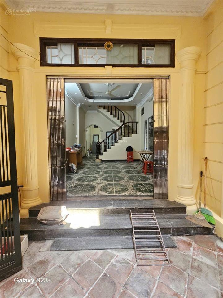 Cho thuê nhà nguyên căn  làng thành công