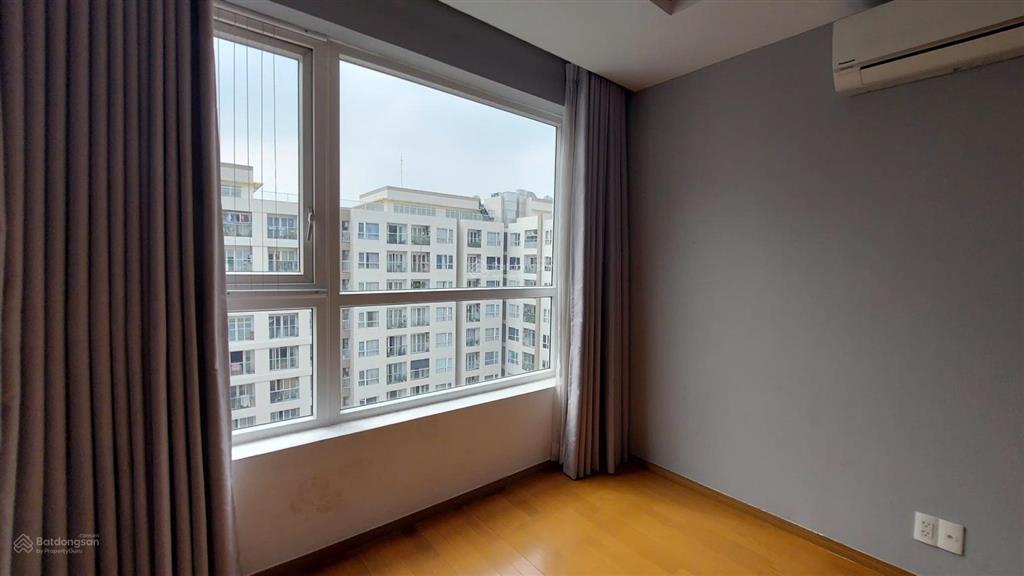 Bán lỗ 300tr ch sky center, 2pn 2wc, 5,7 tỷ, 74m2 view công viên hồ bơi tầng 15