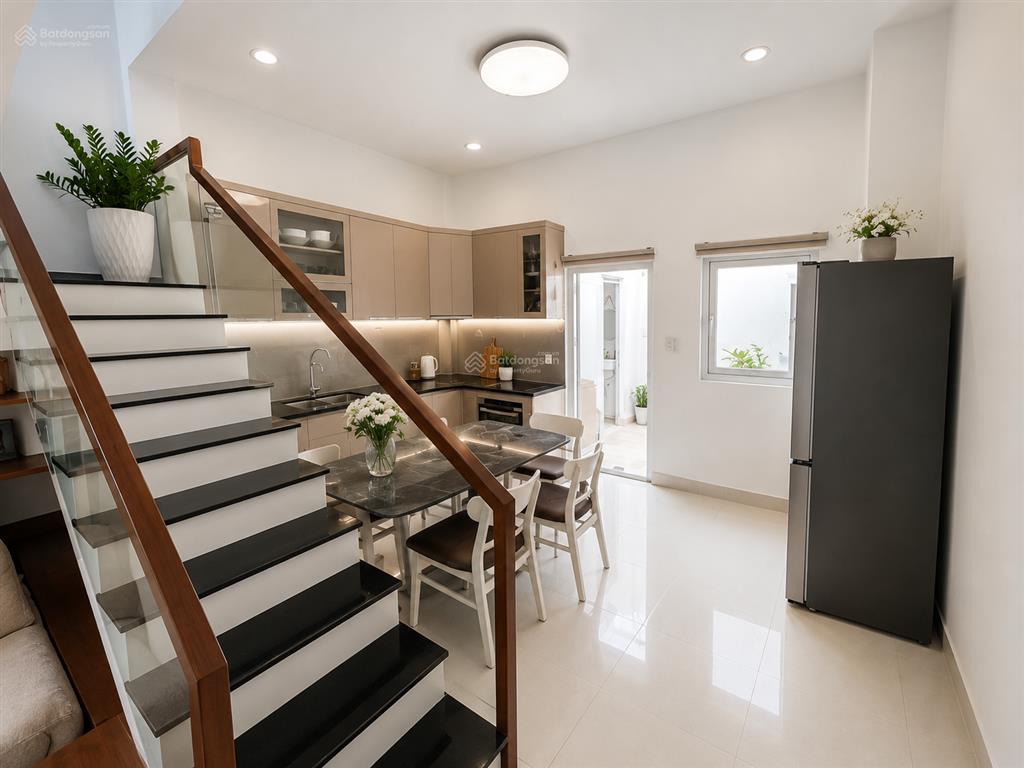 Bán nhà 4.75x11m 3 tầng, đường rộng 11m vỉa hè rộng khu vip giá 7,19 tỷ