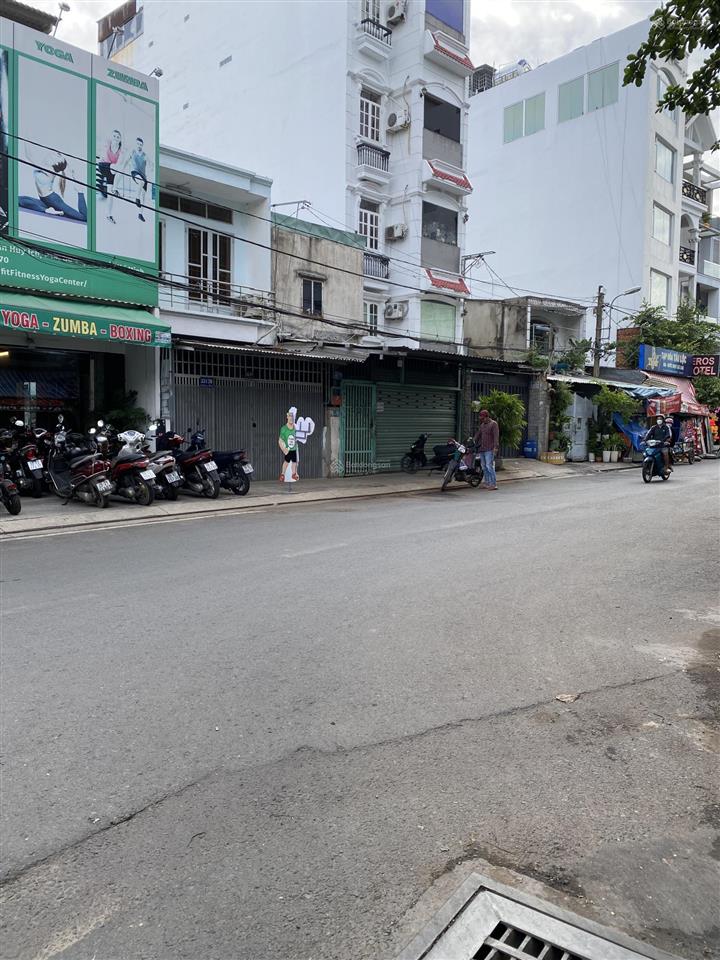 8 tỷ mặt tiền ngang 4m. nhà đường rộng 10m thông kd . không lỗi phong thủy . phan huy ích gv