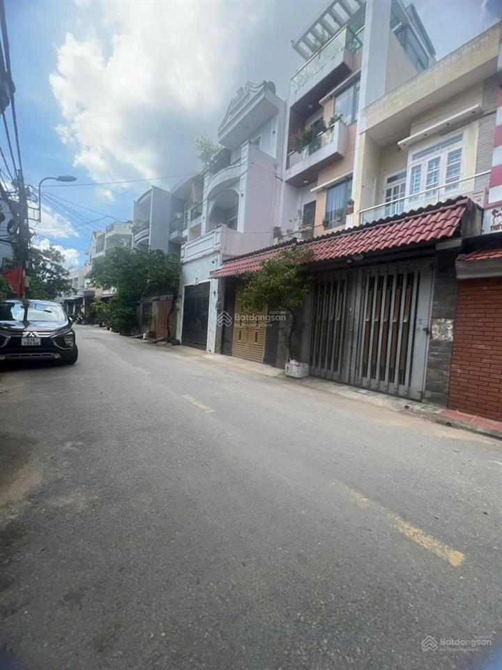 8 tỷ mặt tiền ngang 4m. nhà đường rộng 10m thông kd . không lỗi phong thủy . phan huy ích gv