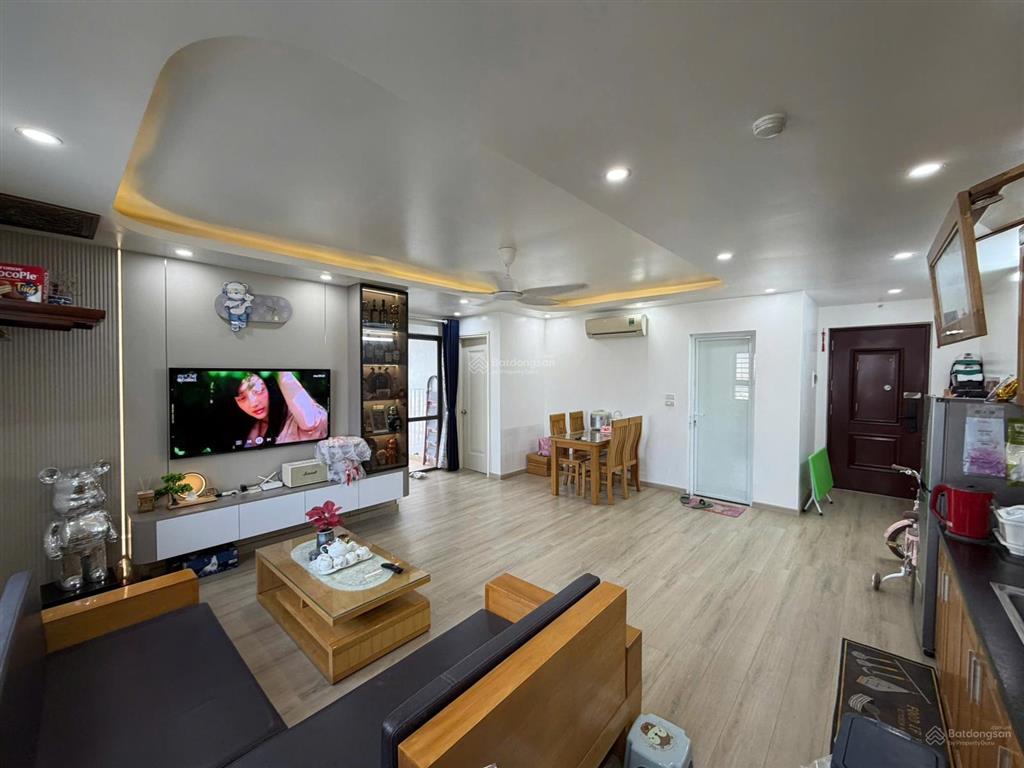 Cần cho thuê căn góc 2 ngủ 2 wc tòa rice city linh đàm, full nội thất đẹp, ở ngay