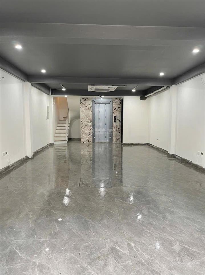 Cần tiền bán gấp căn liền kề tại linh đàm 60m2 xây 5 tầng thông sàn thang máy, ô tô tải vào nhà