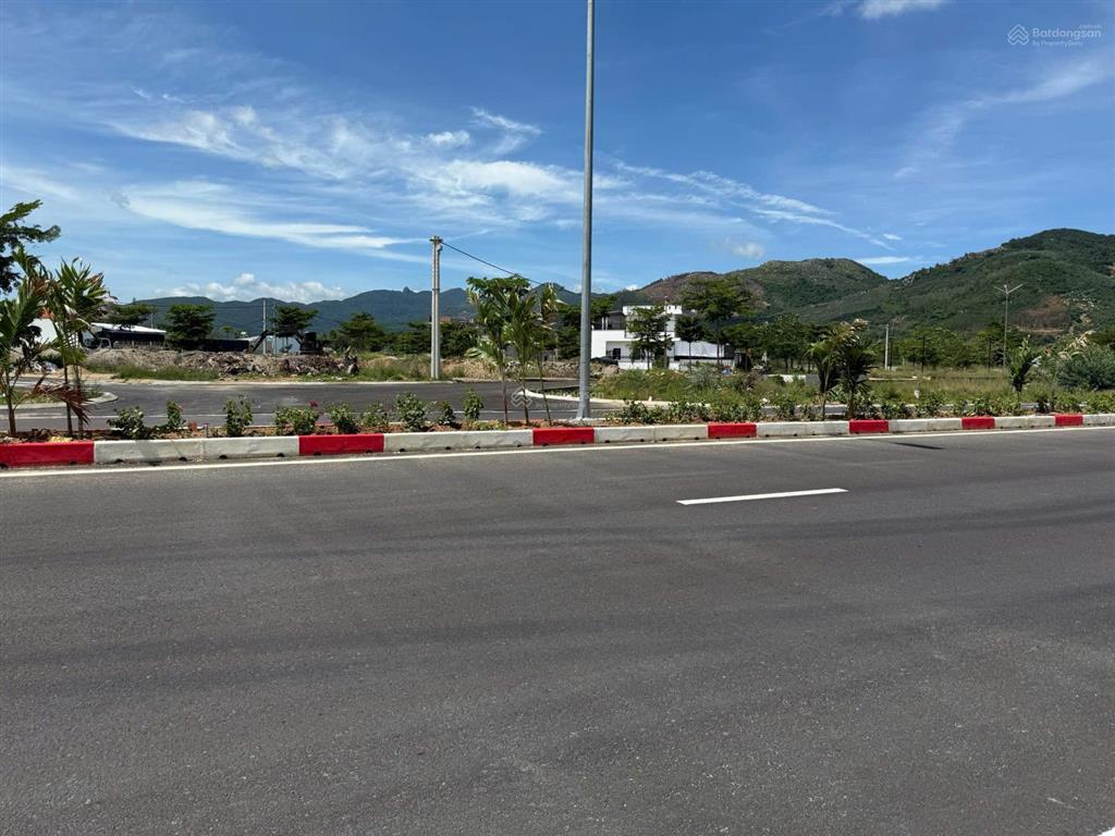 Bán nhanh lô đất ở cát khánh mặt tiền đường 45m, 3,5 tỷ, diện tích 300m2, pháp lý đầy đủ