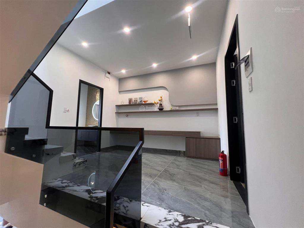 Bán nhà siêu đẹp mt phan triêm sau lưng võ chí công. nhà đẹp xem là mê ngay. giá tốt nhất