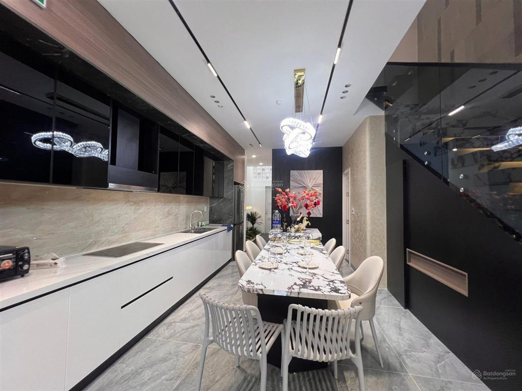 Bán nhà siêu đẹp mt phan triêm sau lưng võ chí công. nhà đẹp xem là mê ngay. giá tốt nhất