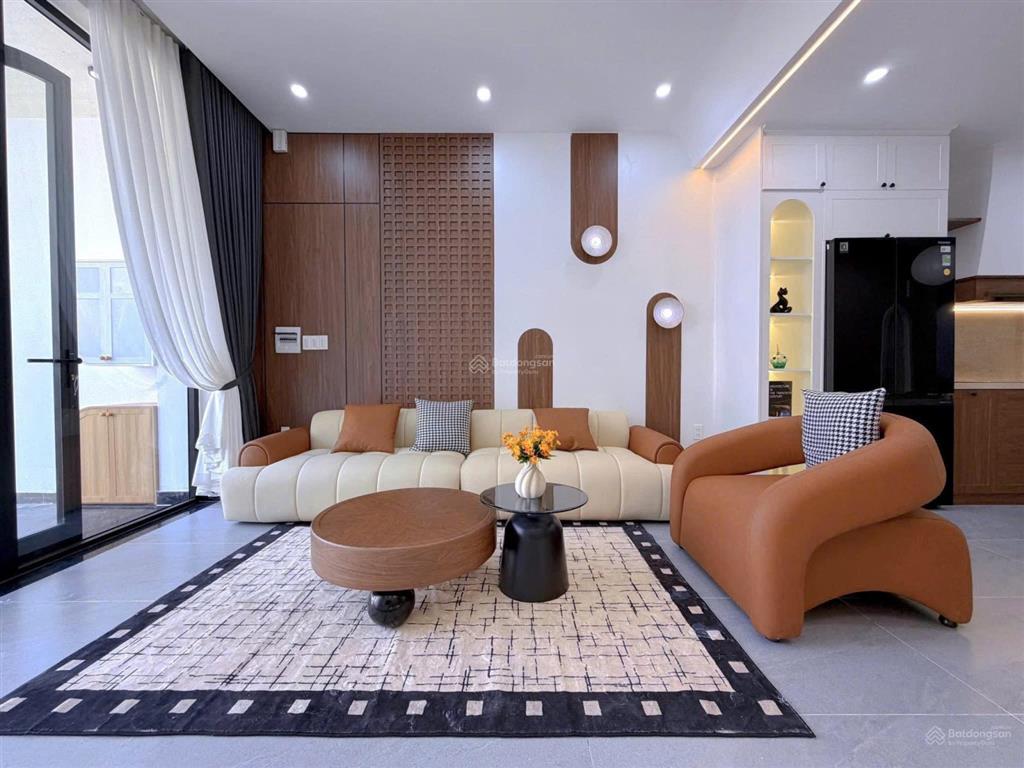 Nhà 3 tầng mới 100%  nam cầu nguyễn tri phương hướng đông nam cực mát