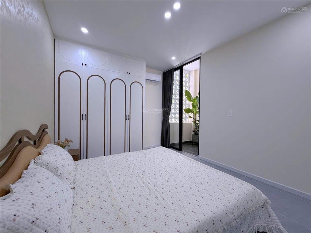 Nhà 3 tầng mới 100%  nam cầu nguyễn tri phương hướng đông nam cực mát