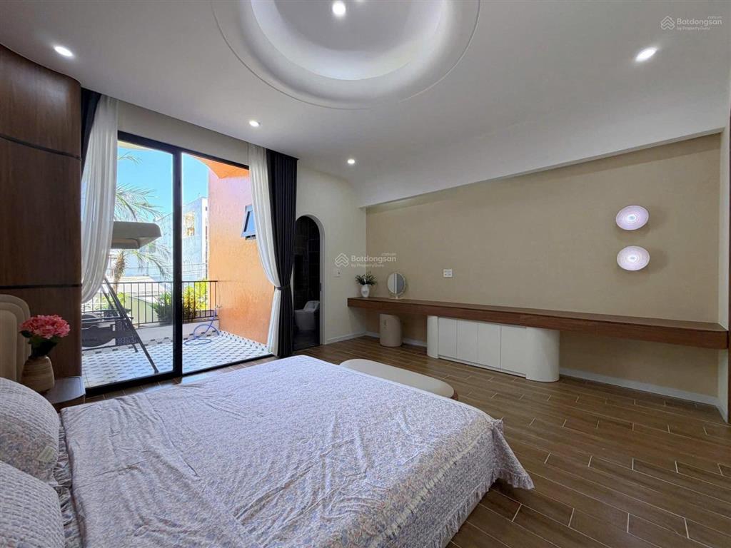 Nhà 3 tầng mới 100%  nam cầu nguyễn tri phương hướng đông nam cực mát