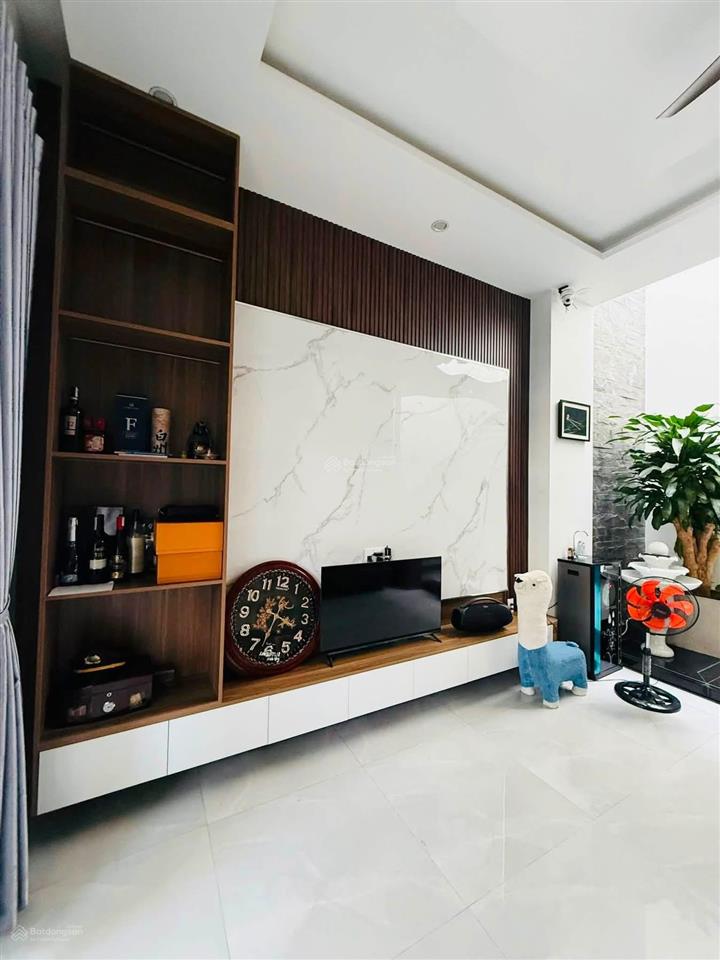 Nhà đẹp gần cầu hoà xuân giá sốc chủ cần tiền đi mỹ gấp