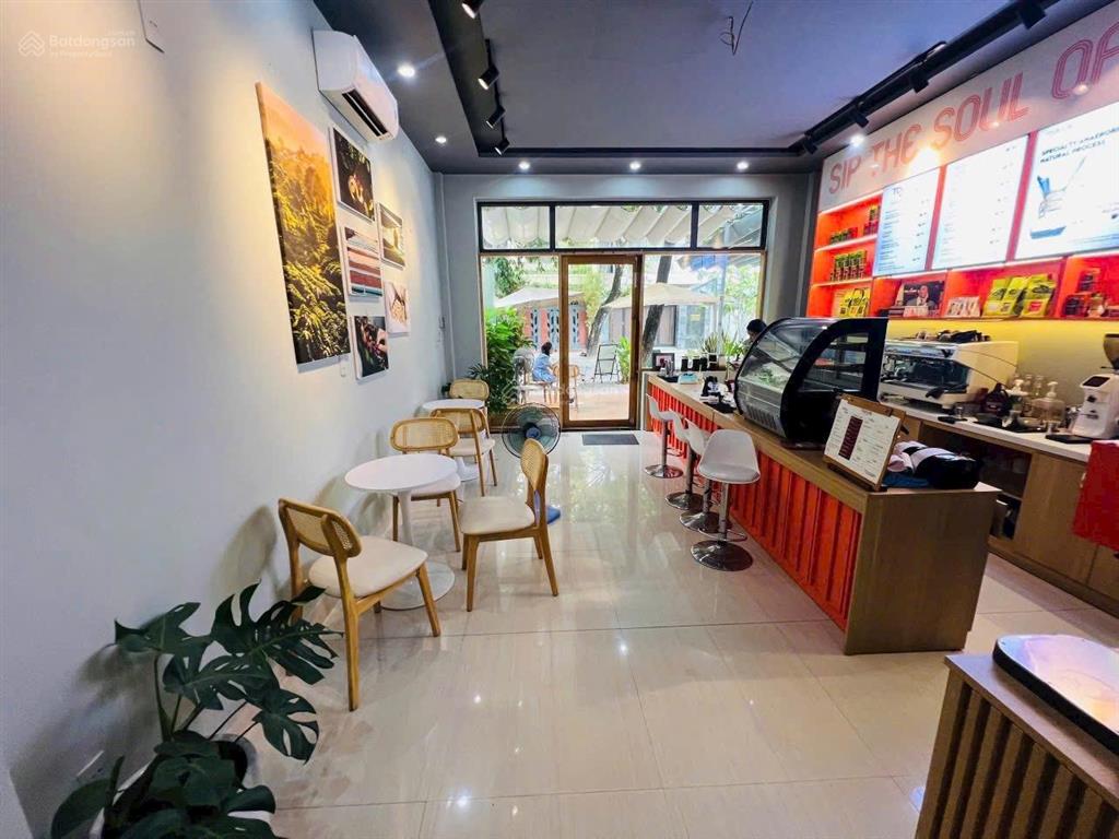 Bán gấp nhà mt ngô huy diễn  đảo 1 cực hiếm giá cực rẻ như giá đất
