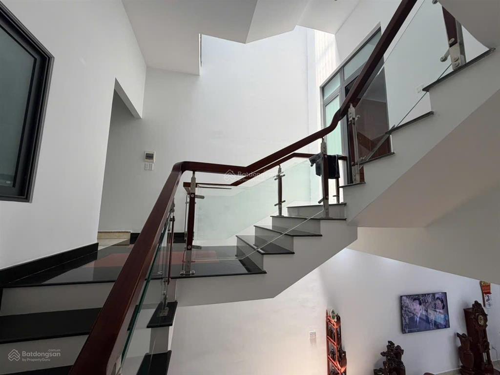 Chính chủ cần bán nhanh nhà 3 mê 4 phòng ngủ. giá cực tốt