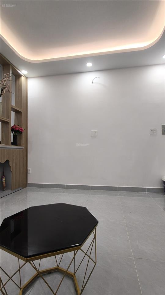 Nhà xây mới 2 tầng 2 pn, 4x12m, 1 lầu đường hẻm xe hơi lê trọng tấn