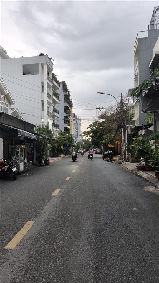 Nhà đô đốc long, p. tân quý 4x19 m trệt lửng 1 lầu 8 phòng cho thuê