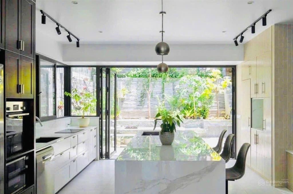 Bán nhà 3 tầng khu quân trấn  hùng vương đường ô tô rộng 10m