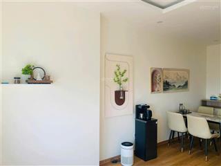 Bán căn hộ 2pn  view biển  view hồ, hướng đông nam mát mẻ full nội thất đẹp giá rẻ