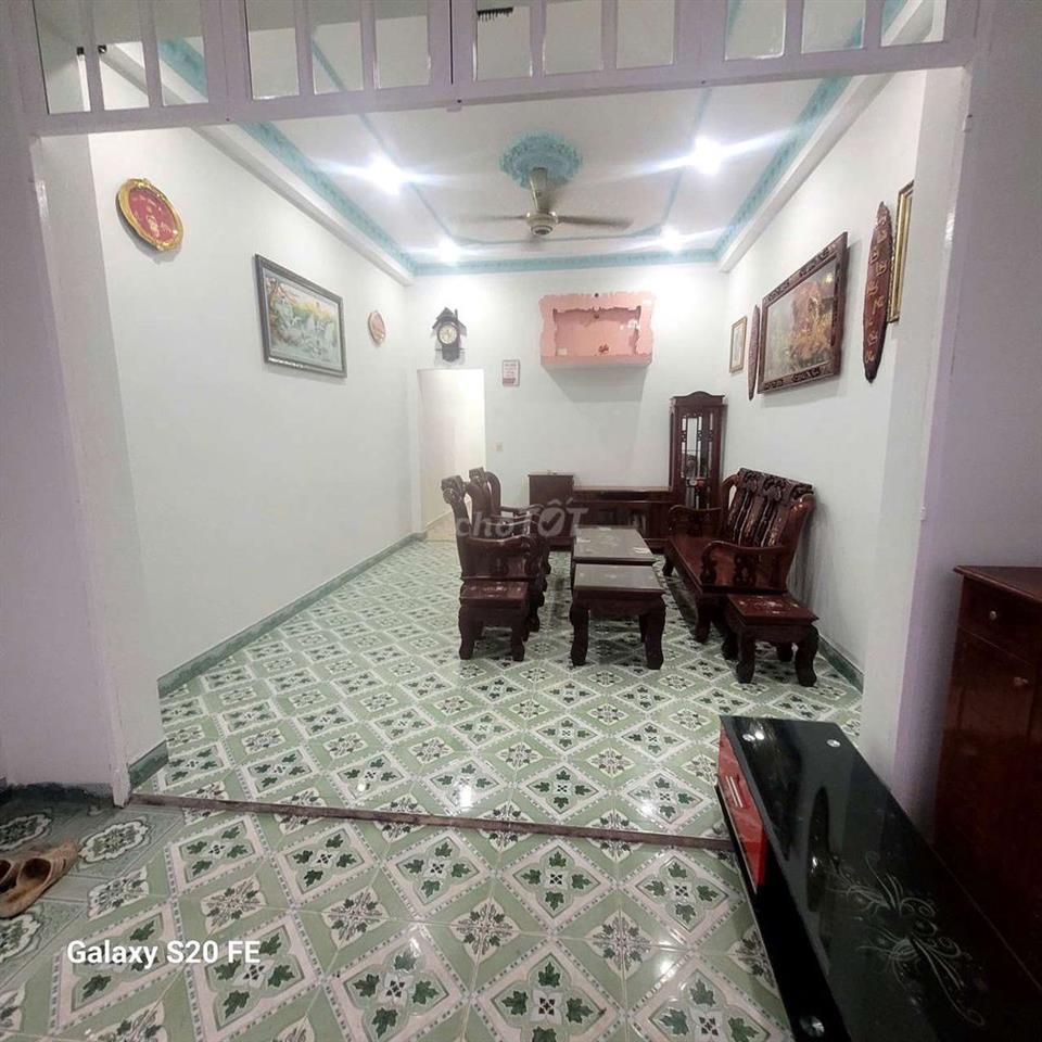 Nhà Thạnh Lộc 19 ngã 4ga.  DT 4x18m trệt lầu 3pn 1wc Giá 8tr hẻm xehơi