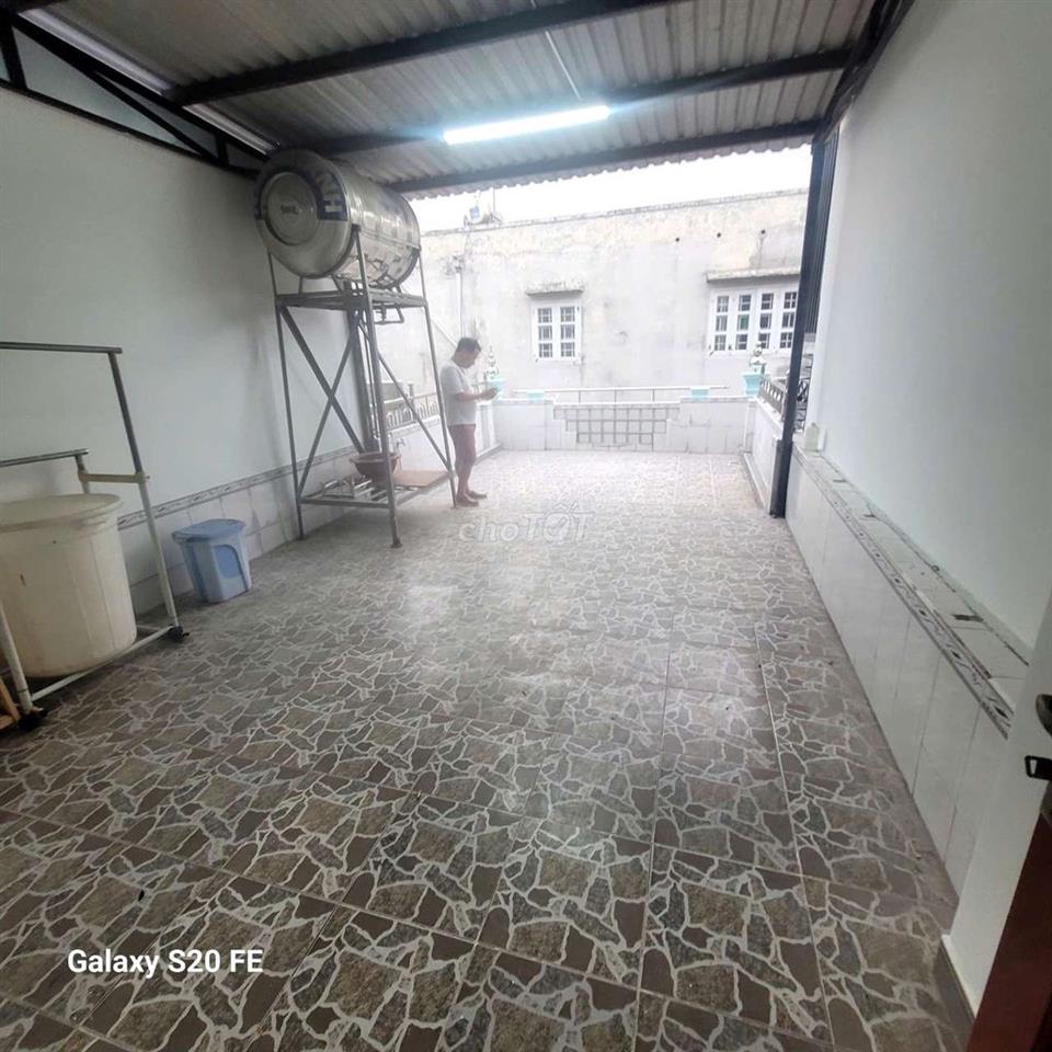 Nhà Thạnh Lộc 19 ngã 4ga.  DT 4x18m trệt lầu 3pn 1wc Giá 8tr hẻm xehơi