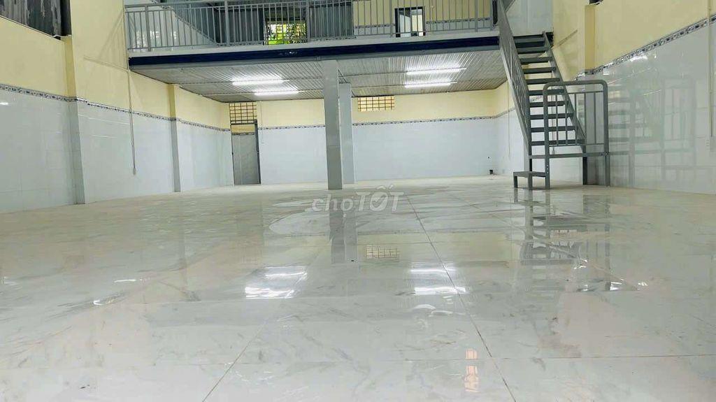 xưởng 1/ Hà Huy Giáp Thạnh lộc quận 12  DT 10x30m có gác.giá 22tr