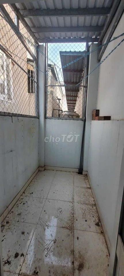 Mặt tiền Thạnh lộc 16
DT 4x25m có gác thích hợp ở và làm văn phòng 8tr