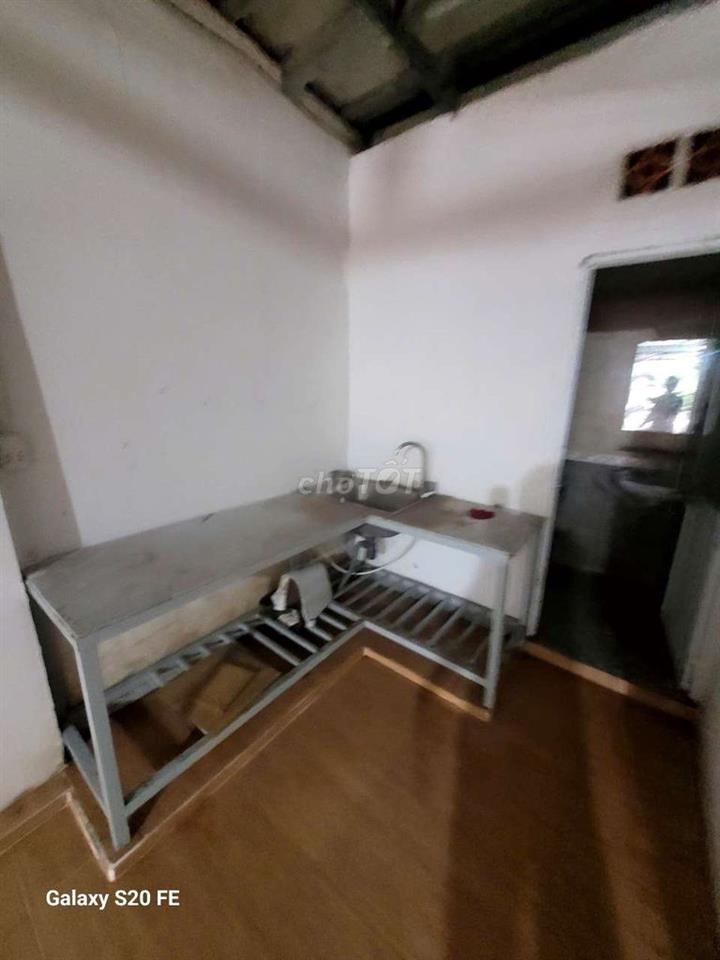 Xưởng 1/ Hà Huy Giáp cao đẳng điện lực quận 12
DT : 6,5x20m tải 5 tấn