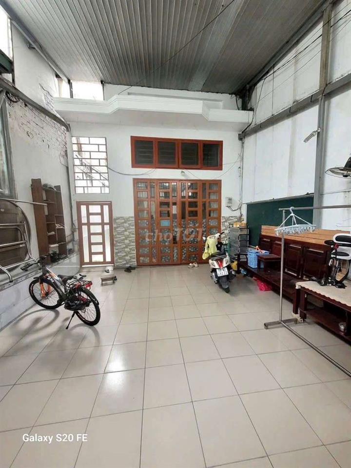 Cho Thuê Nhà Thạnh xuân 25 quận 12
Dt : 4x18m gác lửng 3pn Giá 6,5tr