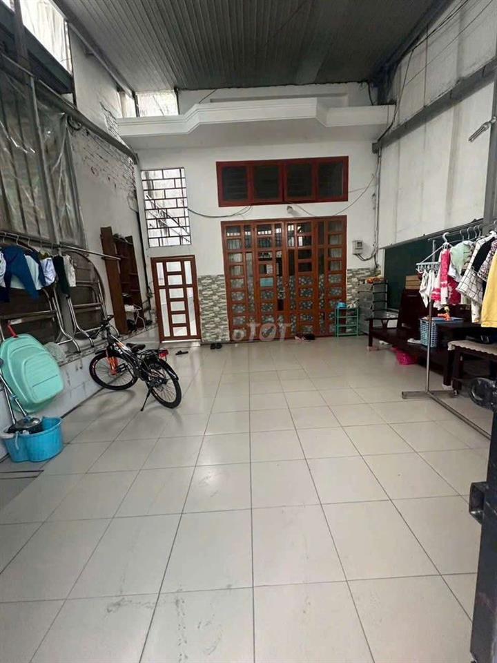 Cho Thuê Nhà Thạnh xuân 25 quận 12
Dt : 4x18m gác lửng 3pn Giá 6,5tr