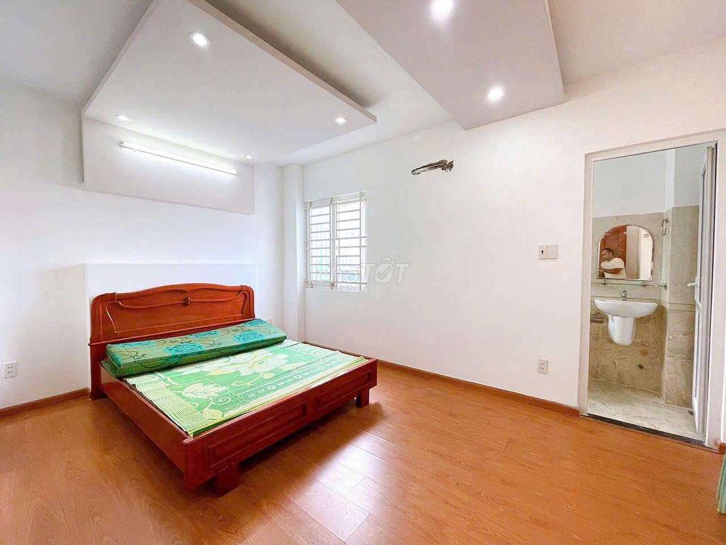 Nhà Thạnh xuân quận 12, 5x17m trệt 2 lầu 3pn 3wc Hẻm xe hơi Giá 12tr 